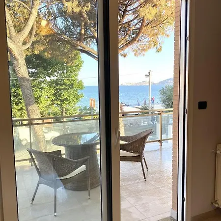 Frontemare Bed & Breakfast Formia Exterior photo